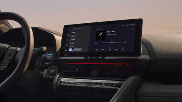Großer Touchscreen in einem Auto