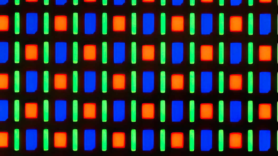 그리드를 클로즈업한 OLED, LCD 또는 AMOLED 디스플레이의 차이점에 대한 간략한 설명