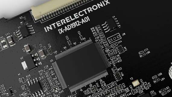 Vývoj - Elektronika detail desky plošných spojů