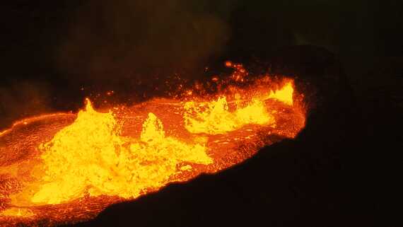 Monitor Extreme temperatures a lava flowing into a volcano